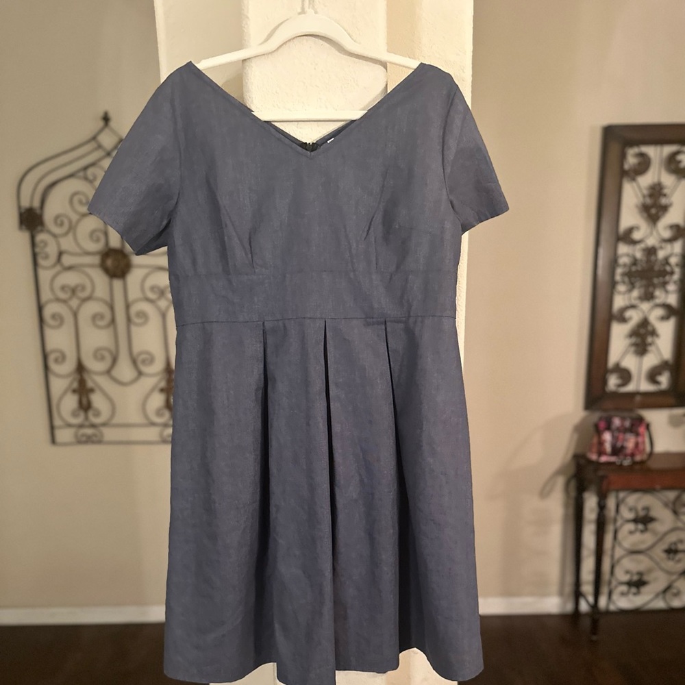 V neck pleated blue color knee length dress